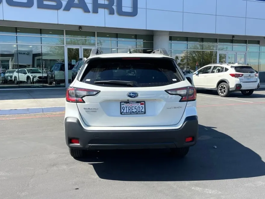2025 Subaru Outback Premium photo 1