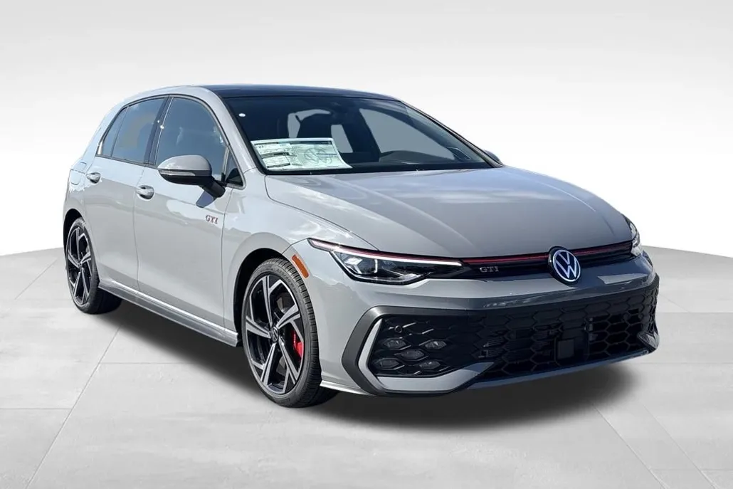 2025 Volkswagen Golf GTI SE photo 1