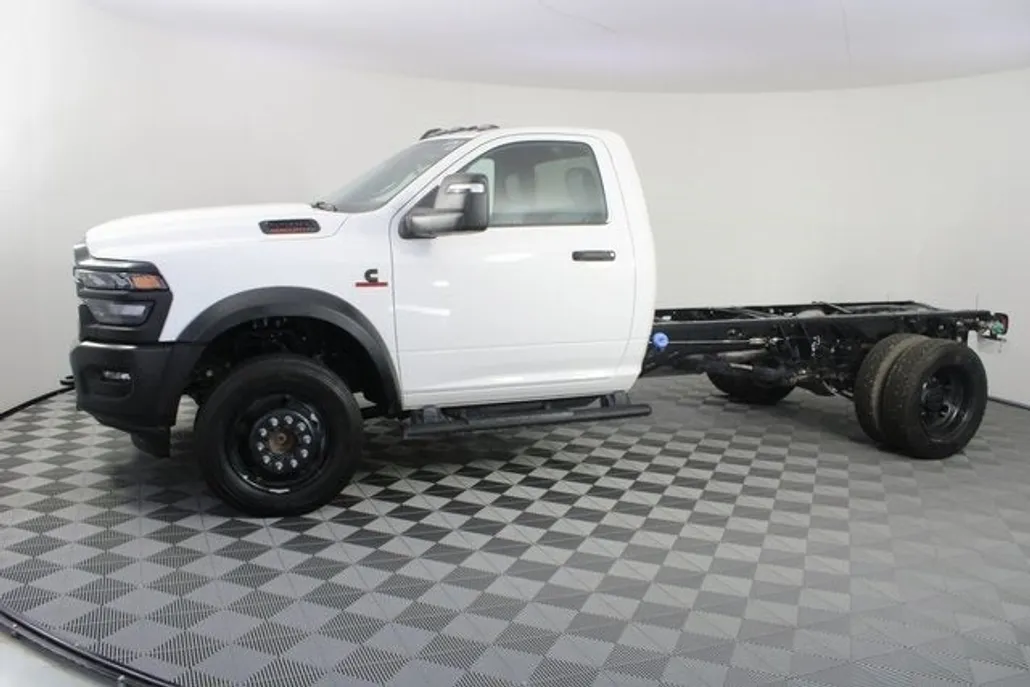 2025 Ram 5500 photo 1