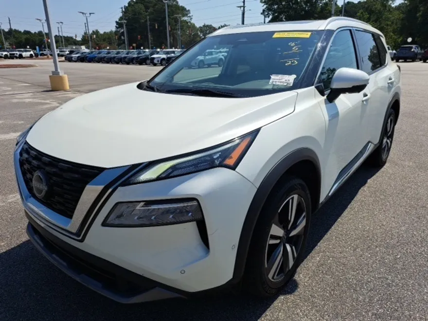 2023 Nissan Rogue SL photo 1