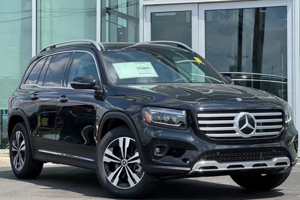 2025 Mercedes Benz GLB 250 4MATIC photo 1