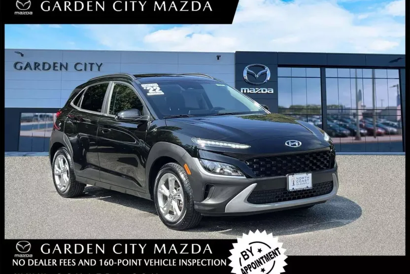 2022 Hyundai Kona SEL photo 1