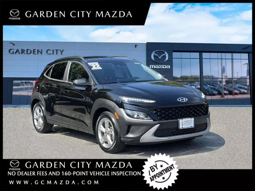 2022 Hyundai Kona SEL photo 1