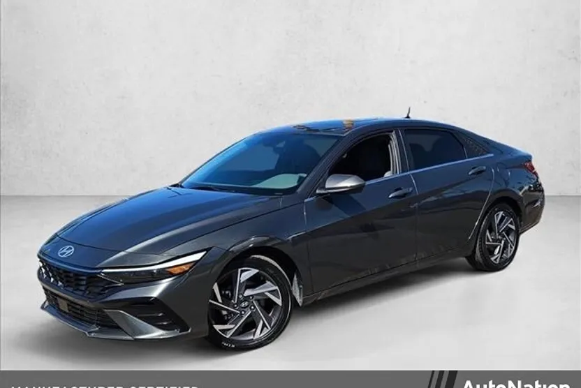 2024 Hyundai Elantra SEL Convenience photo 1