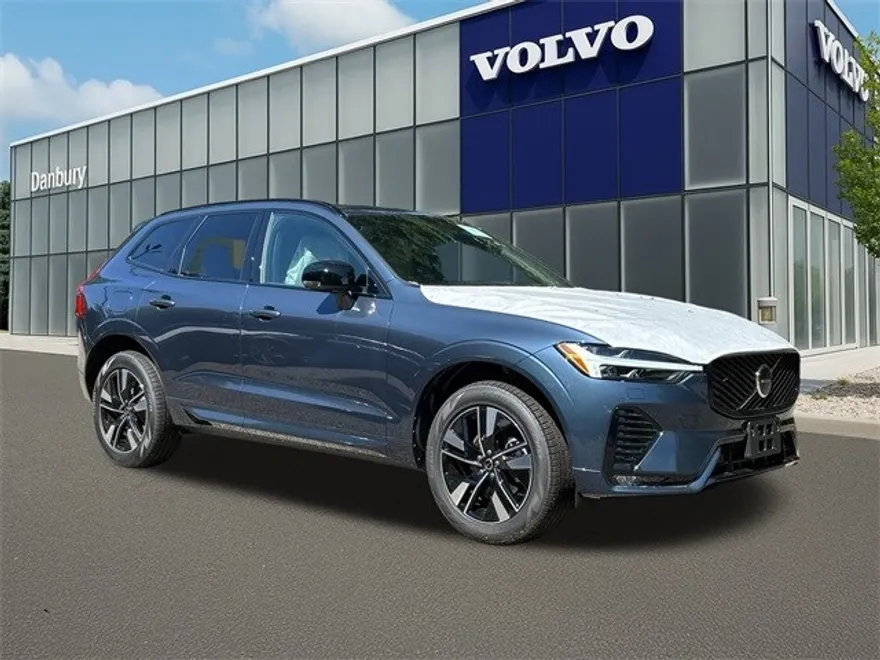 2026 Volvo XC60 B5 Core photo 1