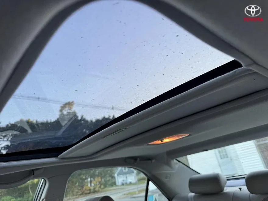 2005 Toyota Camry XLE photo 1