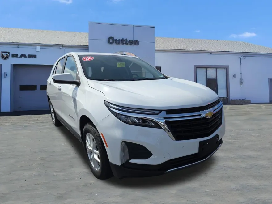 2024 Chevrolet Equinox LT photo 1