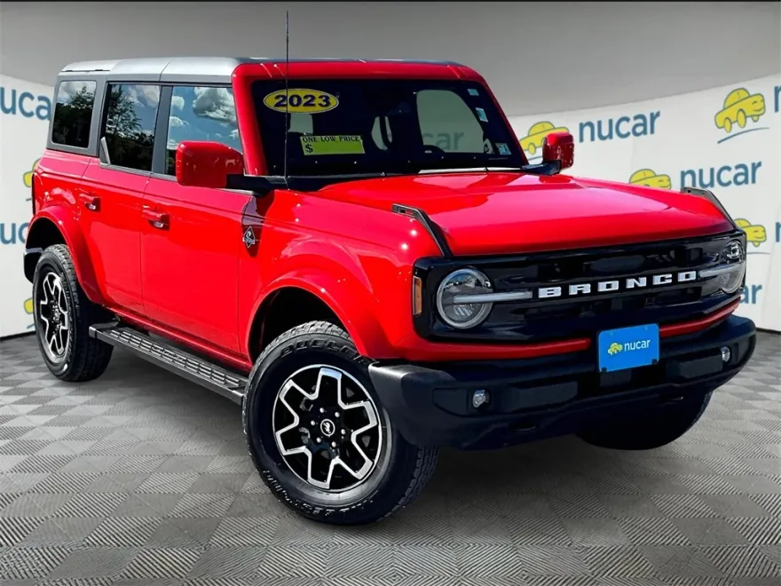 2023 Ford Bronco Outer Banks photo 1