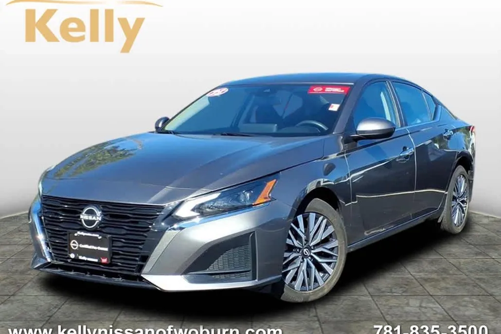 2023 Nissan Altima 2.5 SV photo 1