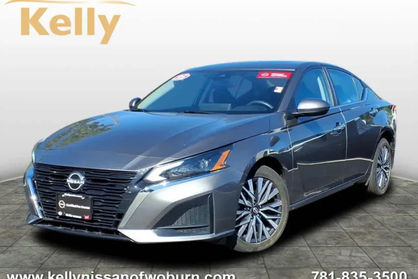2023 Nissan Altima 2.5 SV photo 1