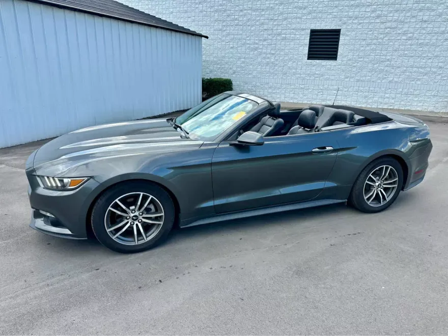 2016 Ford Mustang EcoBoost Premium photo 1