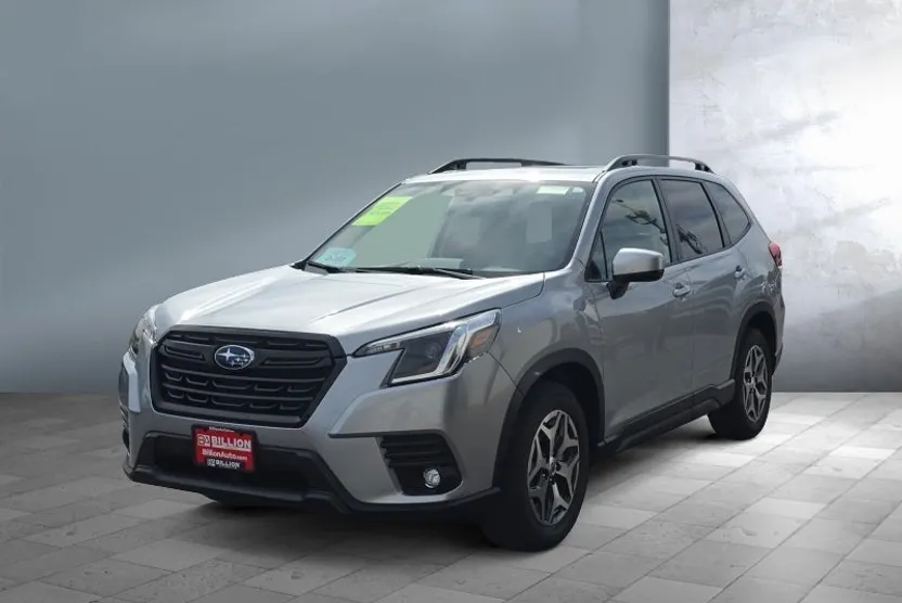 2024 Subaru Forester Premium photo 1