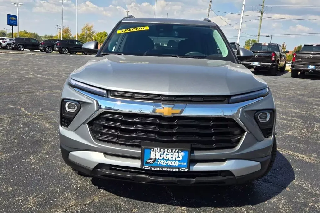 2025 Chevrolet Trailblazer LT photo 1
