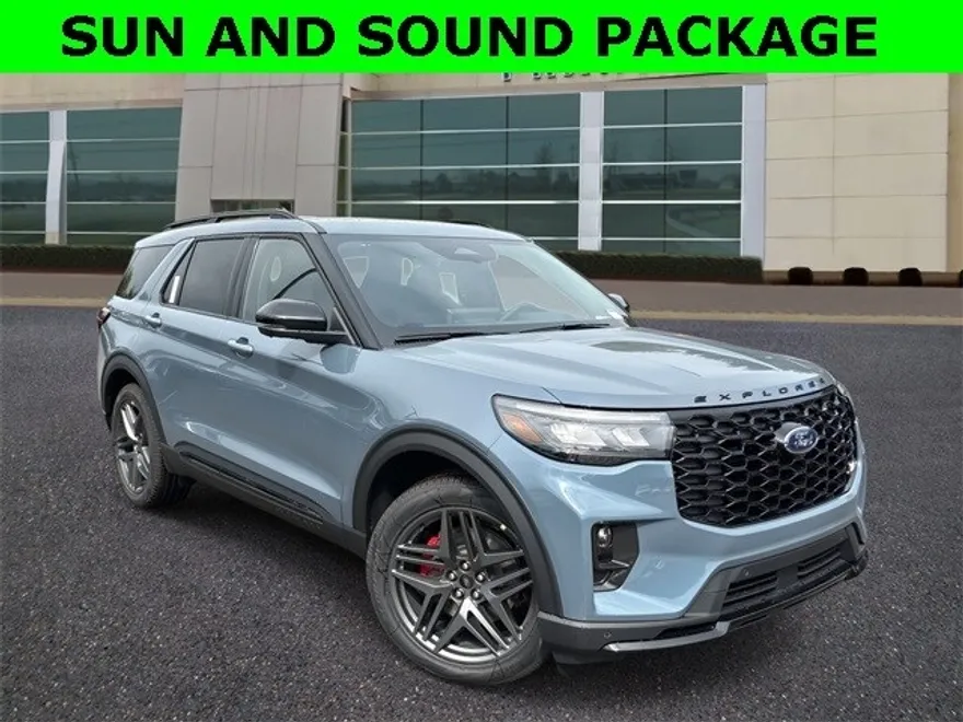 2025 Ford Explorer ST photo 1