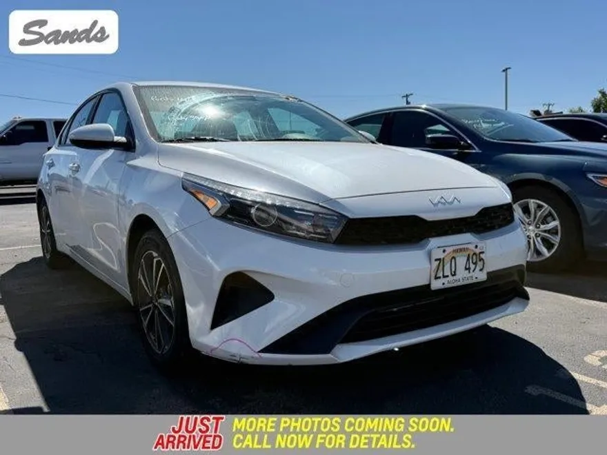 2023 Kia Forte LXS photo 1
