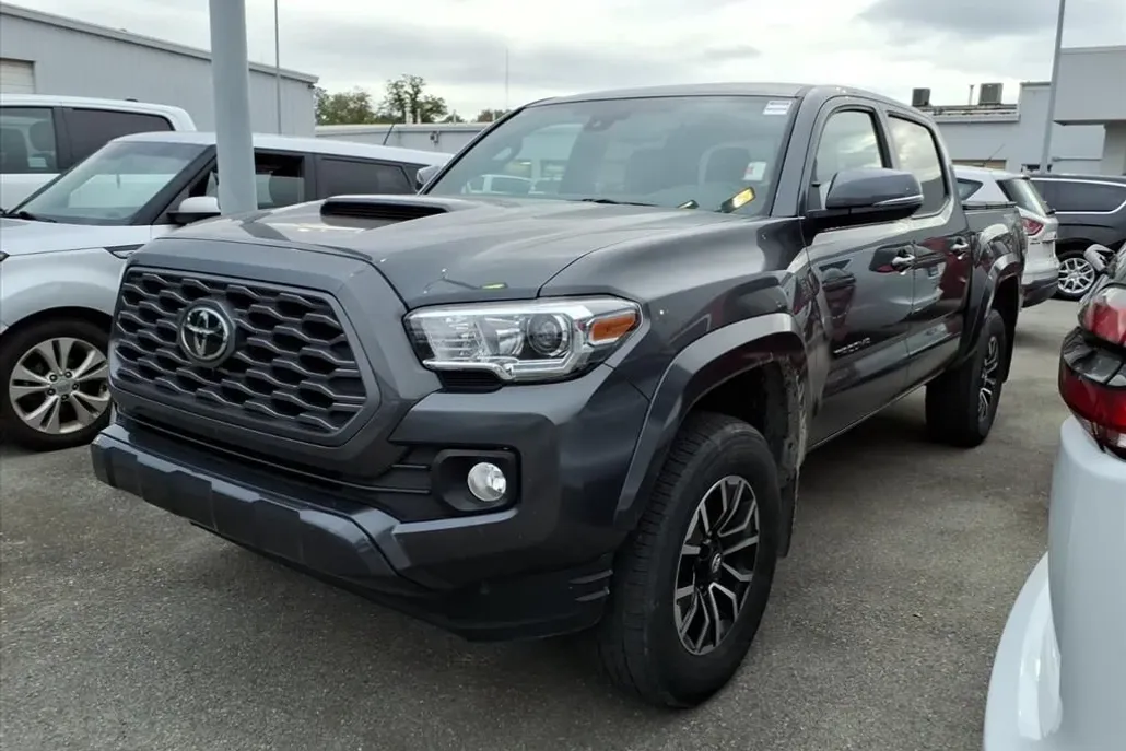 2022 Toyota Tacoma TRD Sport Double Cab photo 1