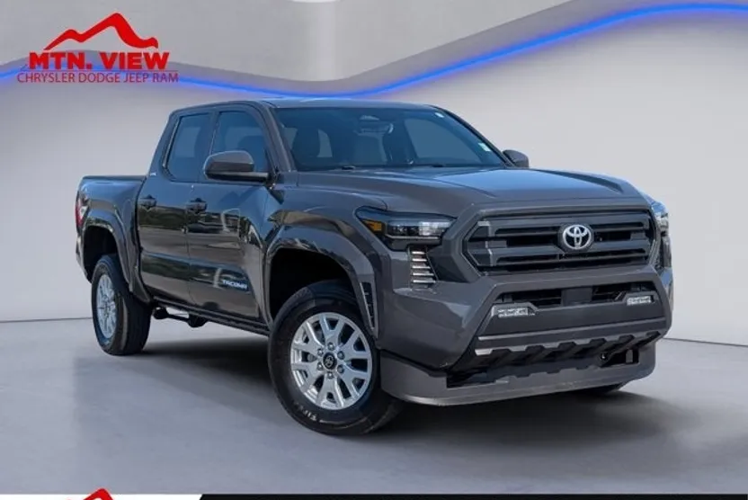 2025 Toyota Tacoma SR5 photo 1