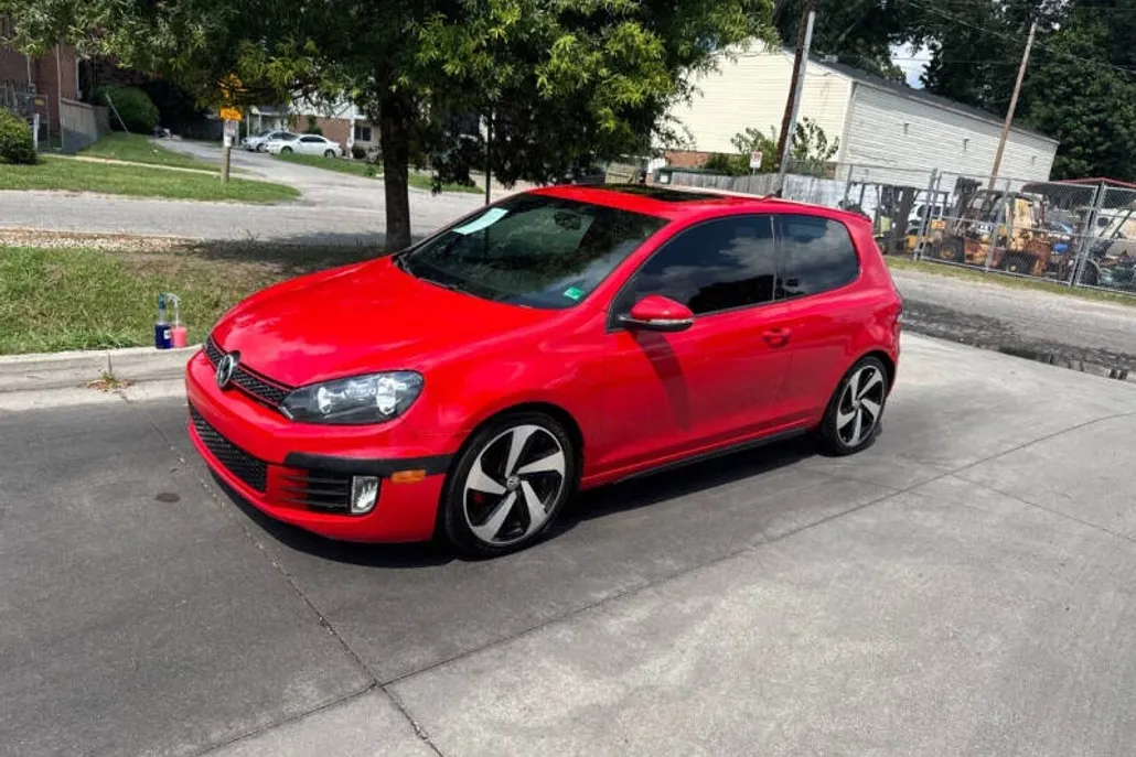 2013 Volkswagen Golf GTI Base photo 1