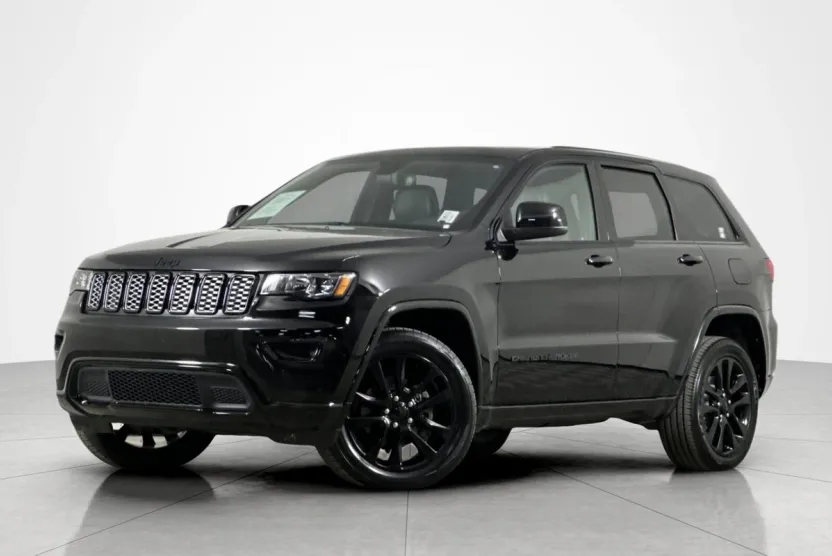 2019 Jeep Grand Cherokee Altitude photo 1