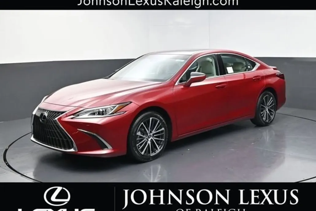 2025 Lexus ES 300h photo 1