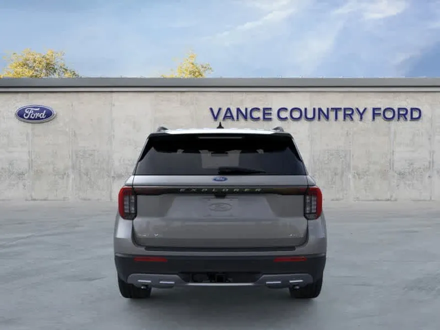 2025 Ford Explorer photo 1