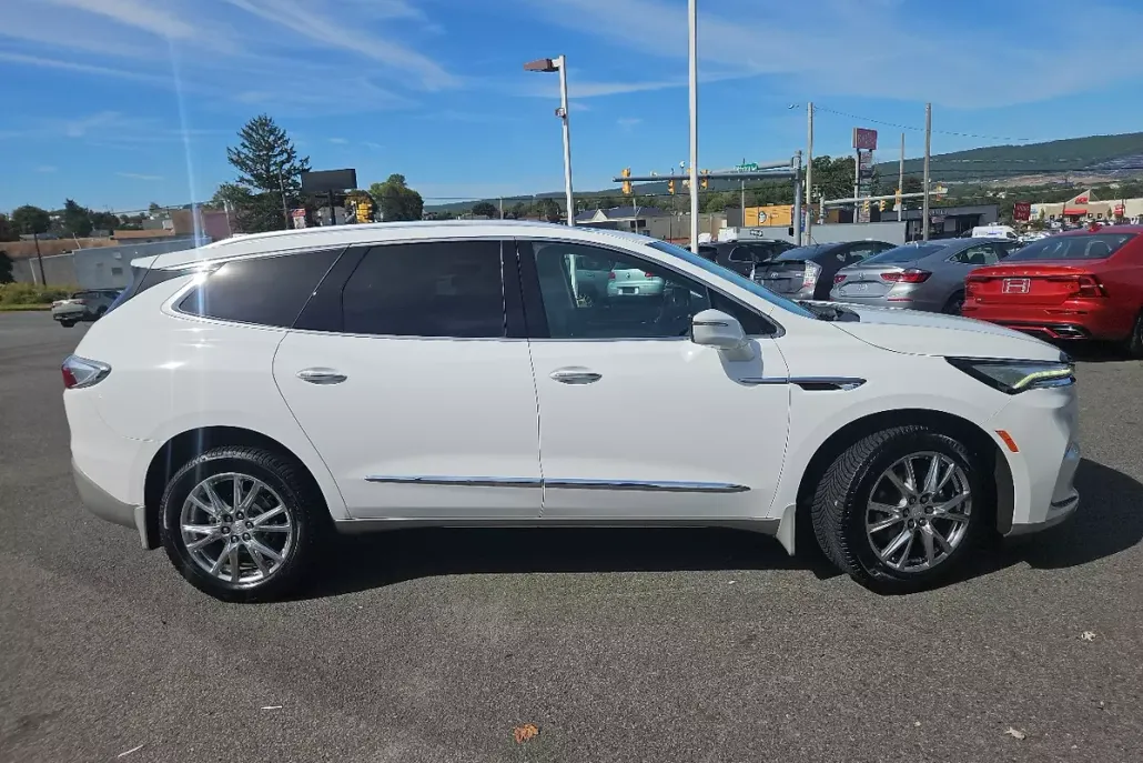 2022 Buick Enclave Premium photo 1