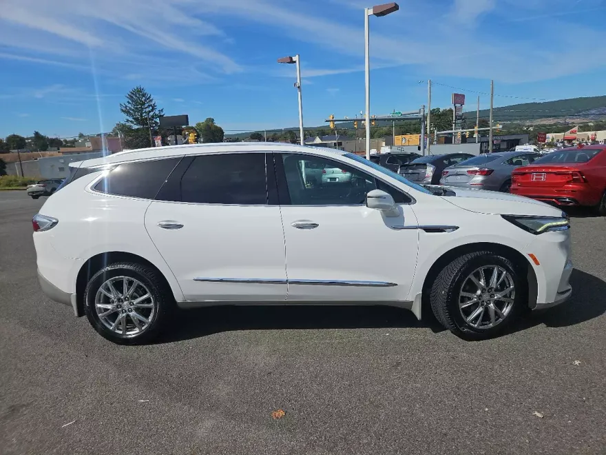2022 Buick Enclave Premium photo 1