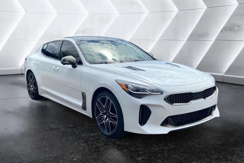 2023 Kia Stinger GT2 photo 1