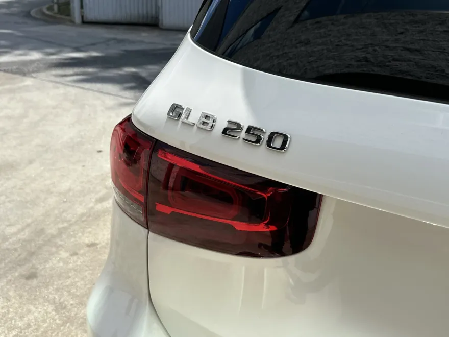 2021 Mercedes Benz GLB 250 photo 1