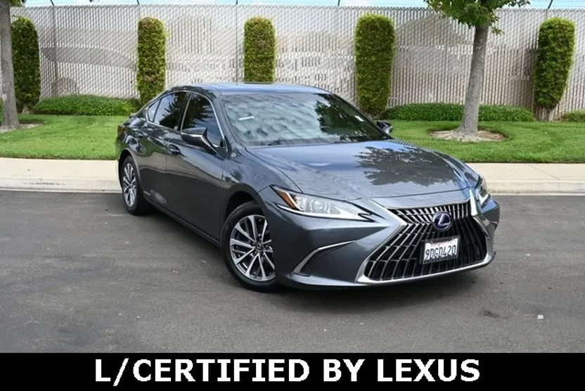 2022 Lexus ES 300h photo 1