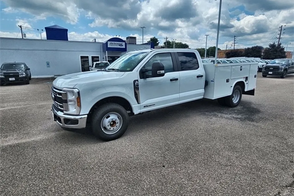 2024 Ford F-350 XL photo 1