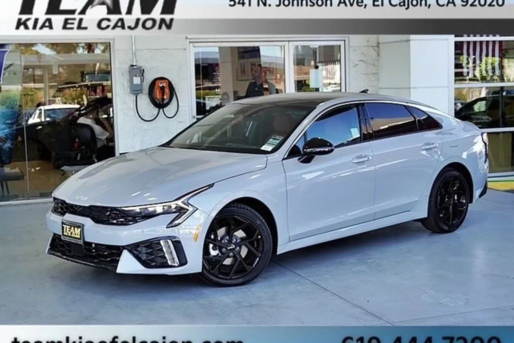 2026 Kia K5 GT-Line photo 1