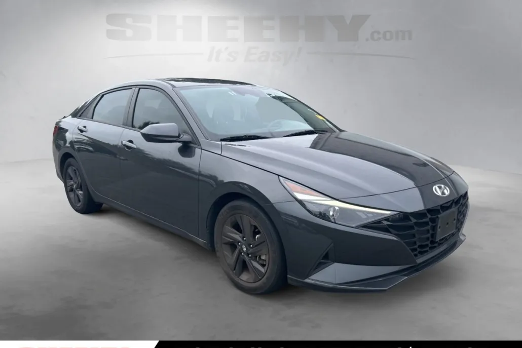 2021 Hyundai Elantra SEL photo 1