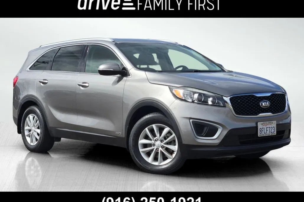2018 Kia Sorento LX photo 1