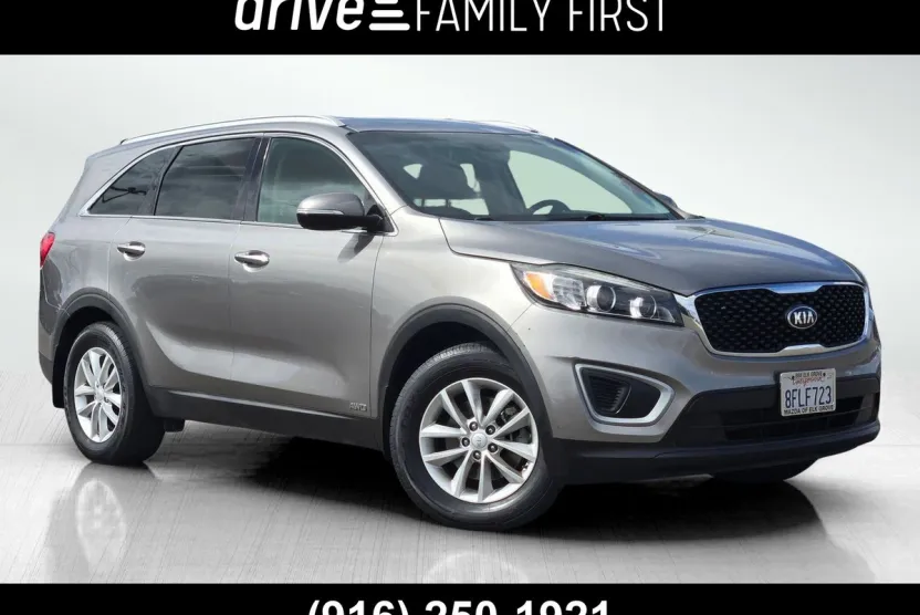 2018 Kia Sorento LX photo 1