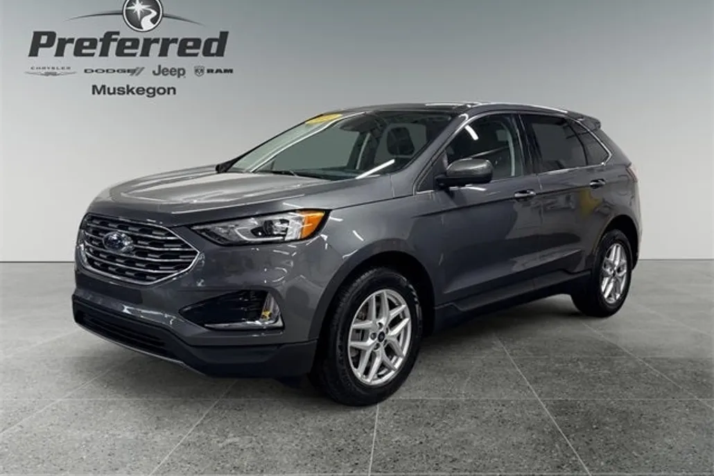 2022 Ford Edge SEL photo 1