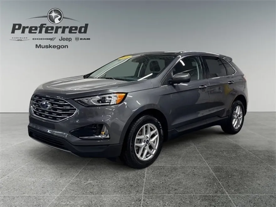 2022 Ford Edge SEL photo 1