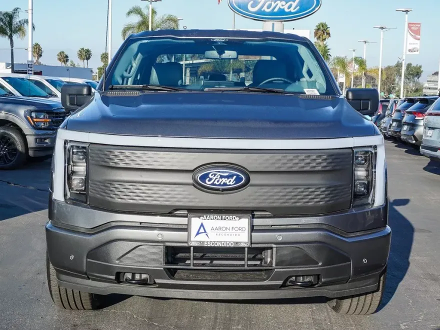 2025 Ford F-150 Lightning photo 1