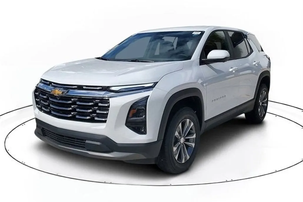 2026 Chevrolet Equinox LT photo 1