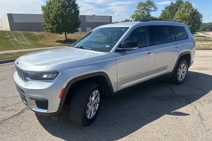 2021 Jeep Grand Cherokee Limited photo 1