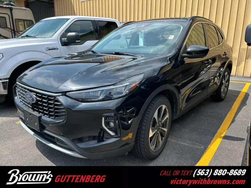 2023 Ford Escape Platinum photo 1