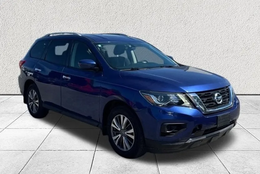 2019 Nissan Pathfinder S photo 1