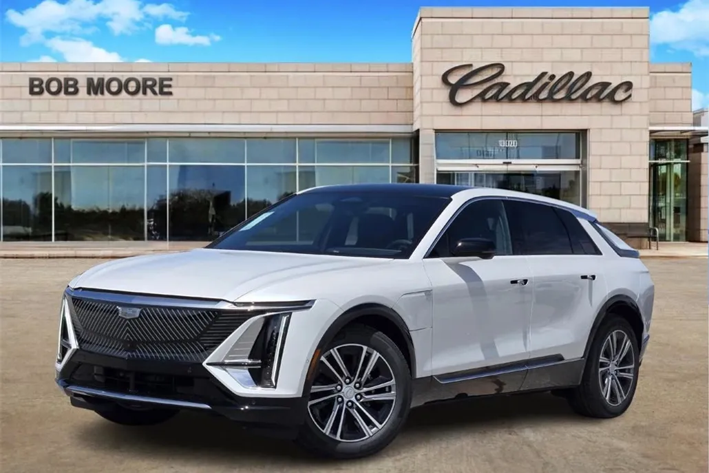 2025 Cadillac Lyriq Luxury photo 1