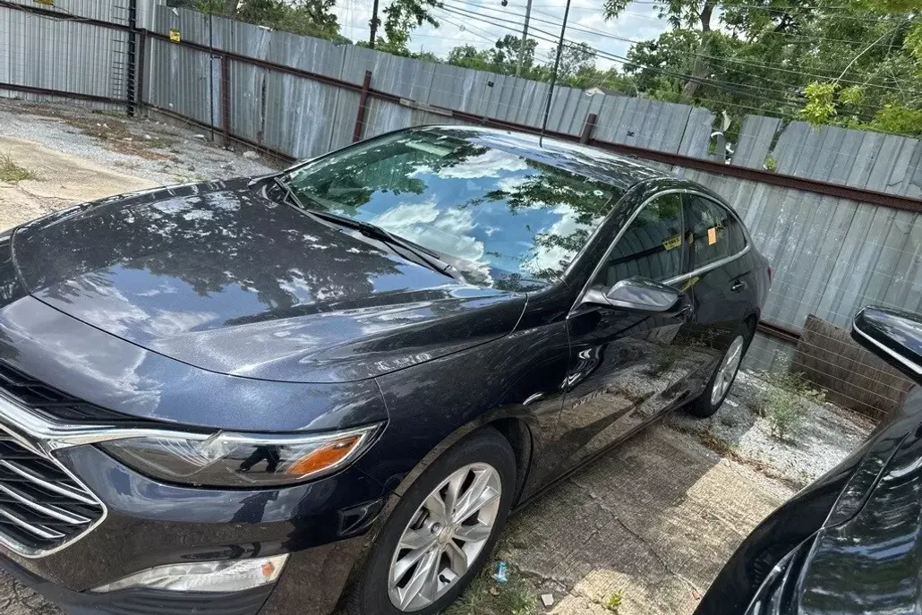 2023 Chevrolet Malibu 1LT photo 1