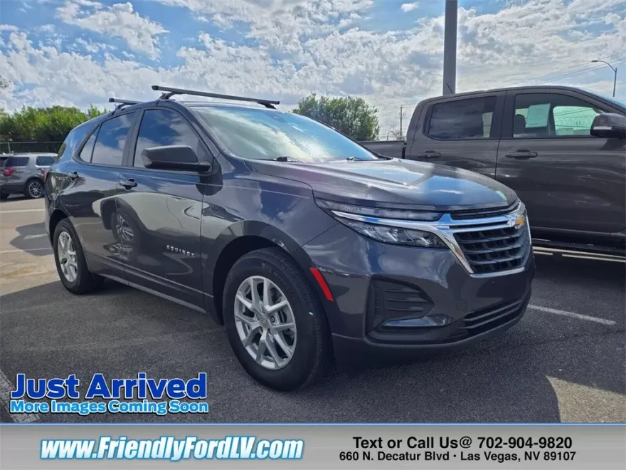 2022 Chevrolet Equinox LS photo 1