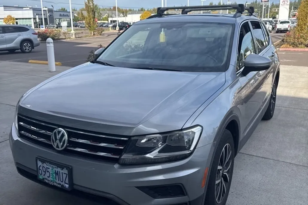 2021 Volkswagen Tiguan SE photo 1