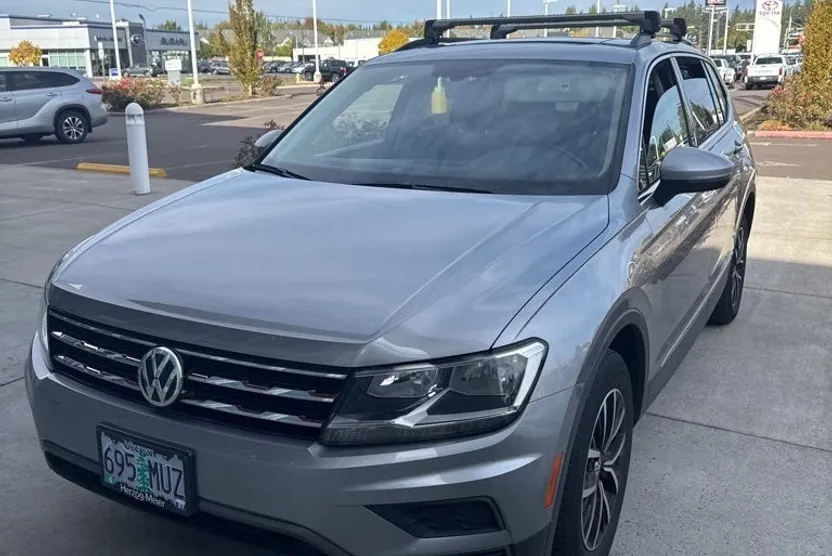 2021 Volkswagen Tiguan SE photo 1
