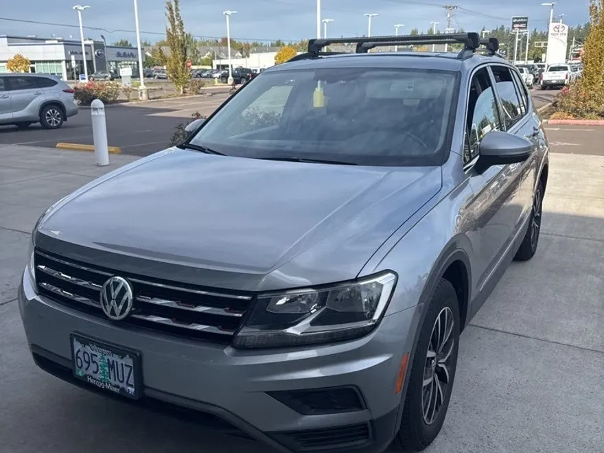 2021 Volkswagen Tiguan SE photo 1