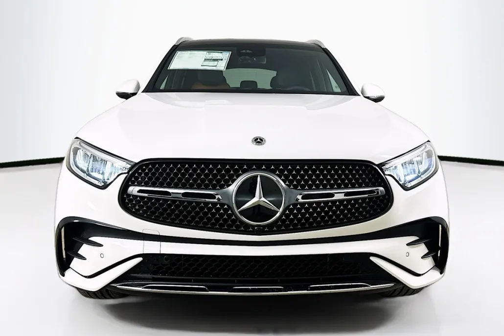 2025 Mercedes Benz GLC 300 4MATIC photo 1