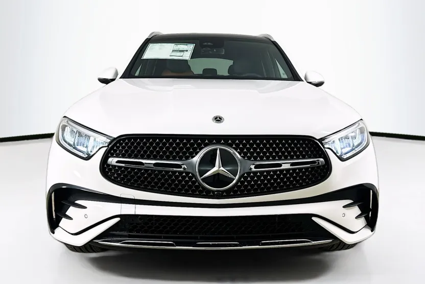 2025 Mercedes Benz GLC 300 4MATIC photo 1